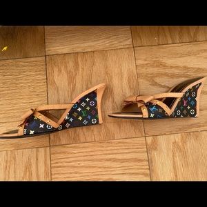 💯 Authentic Louis Vuitton vintage sandals heels